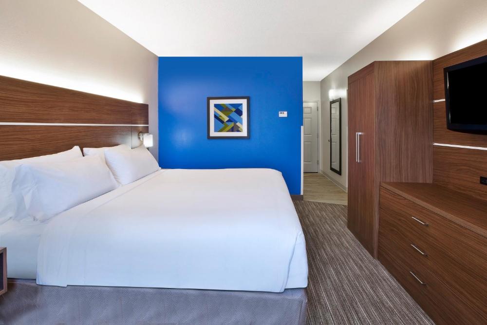 Standard King Room interior